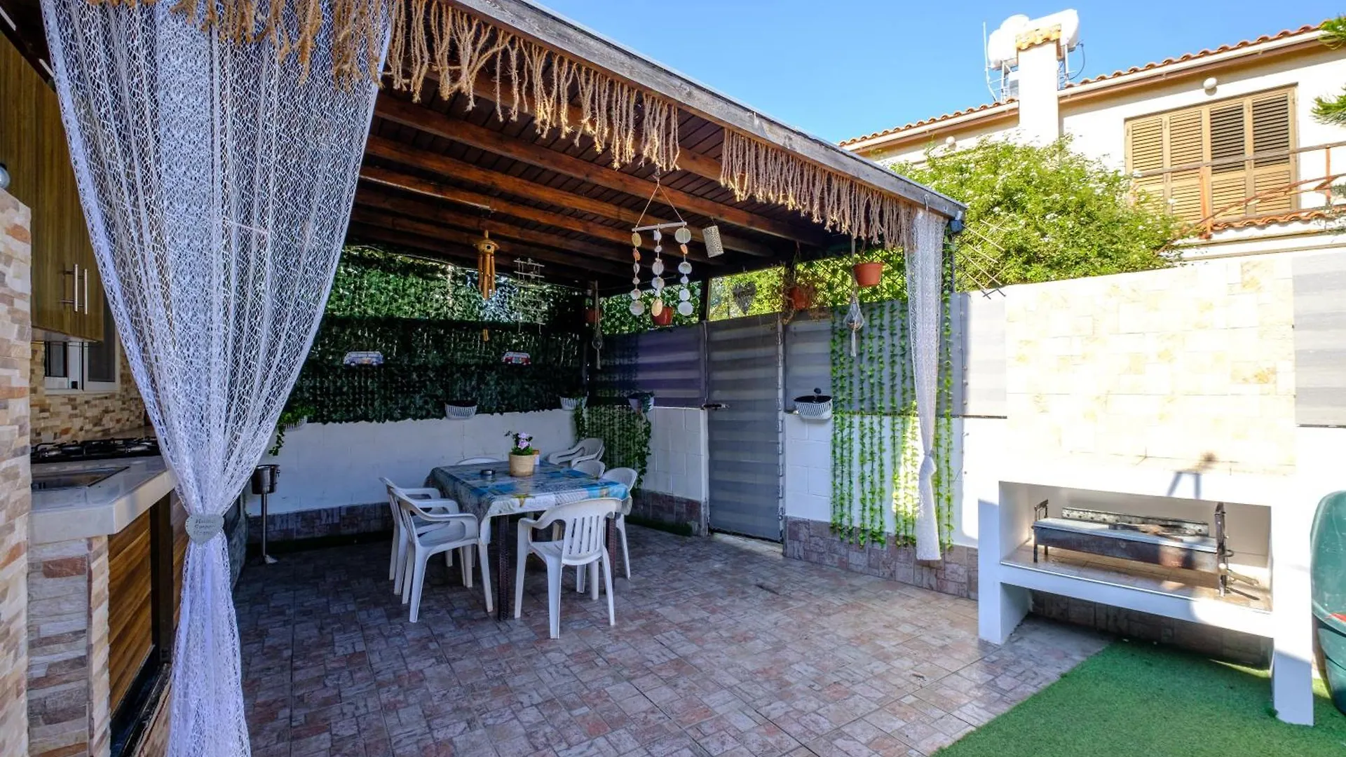Meneou Demetris Apartment